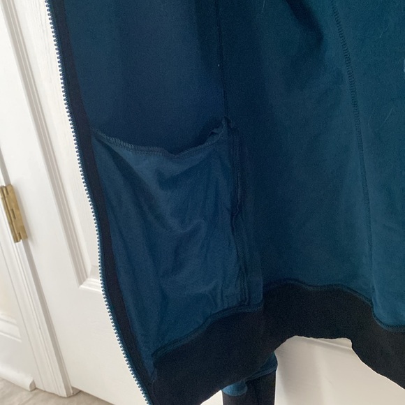 Lululemon jacket - Picture 9 of 9